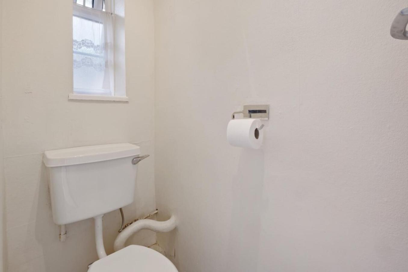 The Serene 2-Bedroom Flat W Free Street Parking Sutton  Luaran gambar