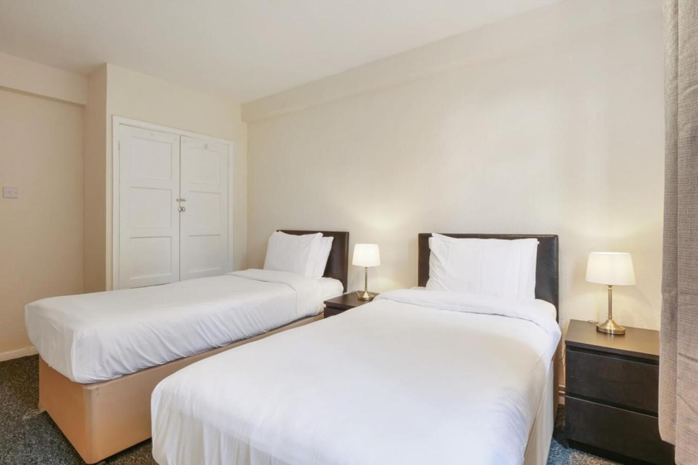 The Serene 2-Bedroom Flat W Free Street Parking Sutton  Luaran gambar
