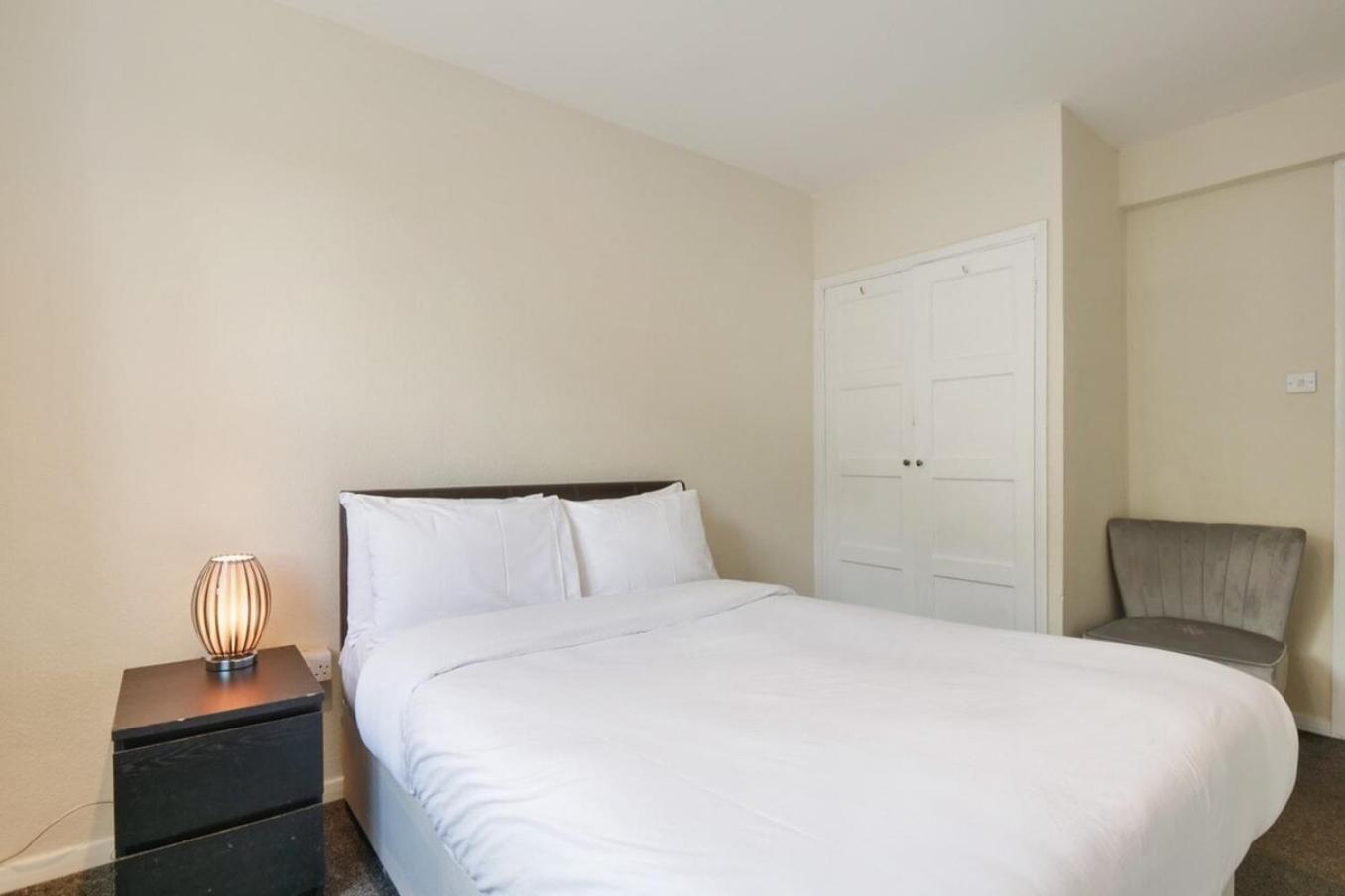 The Serene 2-Bedroom Flat W Free Street Parking Sutton  Luaran gambar